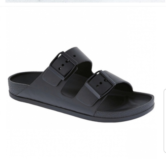 Shoes - New buckle strap sandals